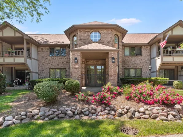 6555 North Green Bay AVENUE #206, Glendale, WI 53209