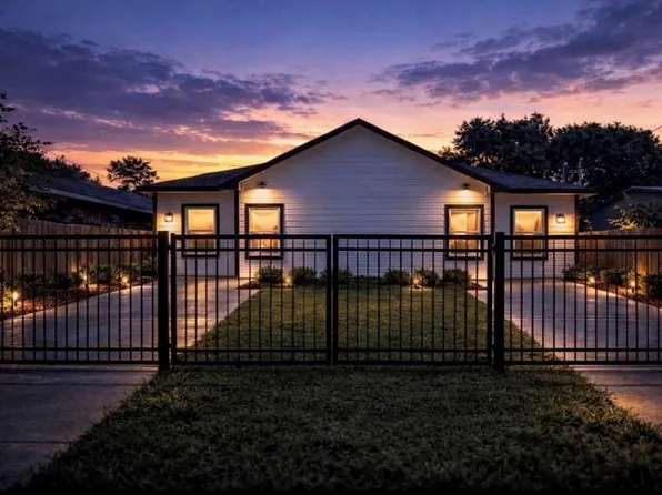 6010 Bobby Burns St, Houston, TX 77028