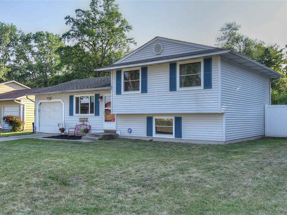 1st image of 56771 Spruce Ln
