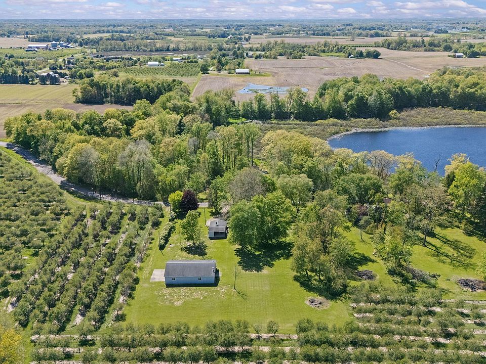 1st image of 8498 Lake Rd