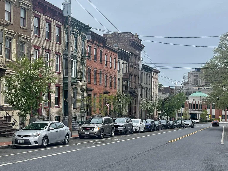 Ten Broeck St — Photo 16
