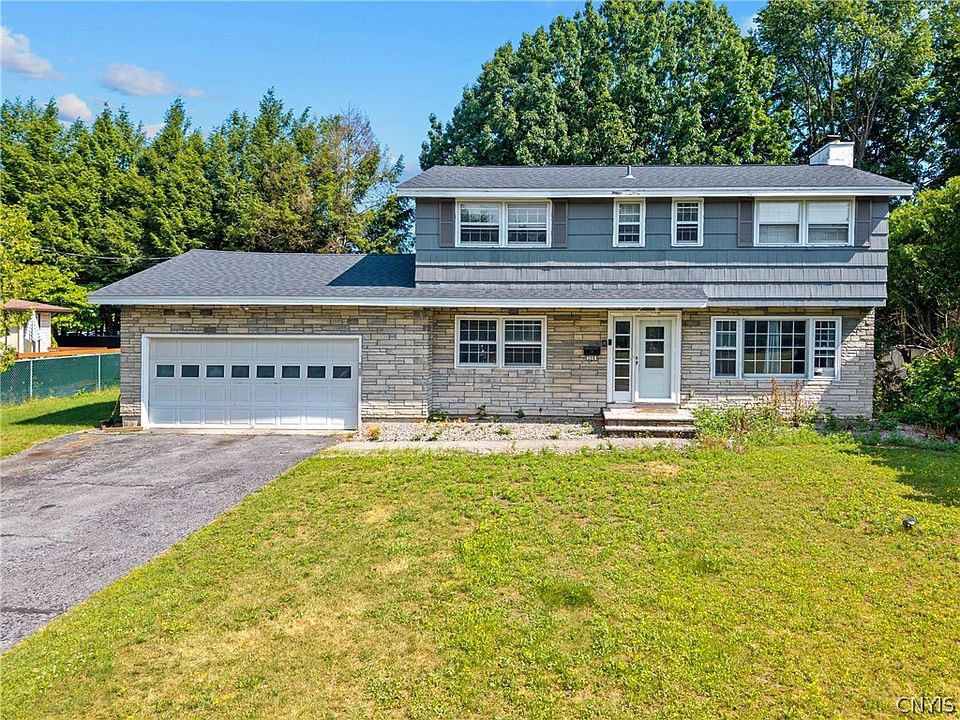 1st image of 208 Manor Dr
