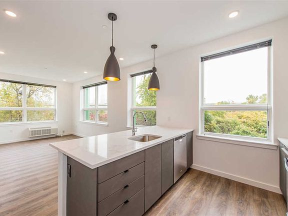 4th image of 121 Garrabrandt St #409
