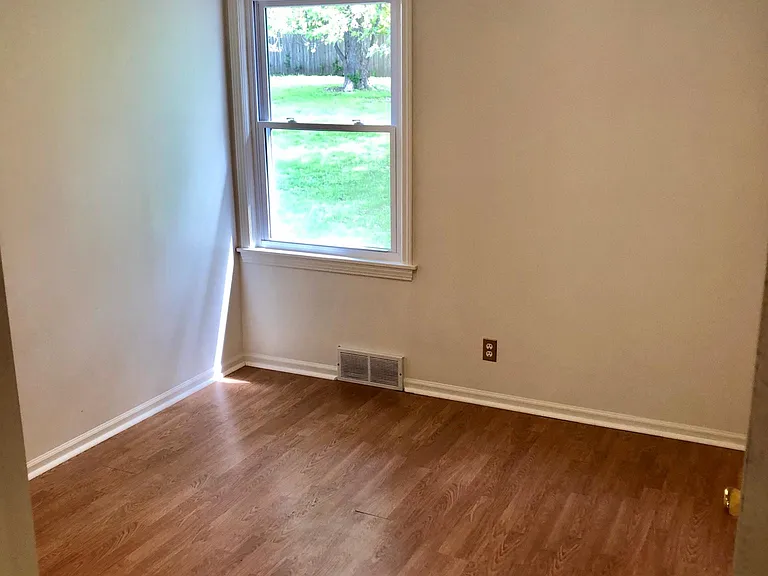 5147 Clark Dr — Photo 29