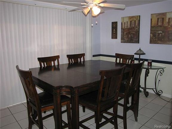 3rd image of 2841 Monticello Dr