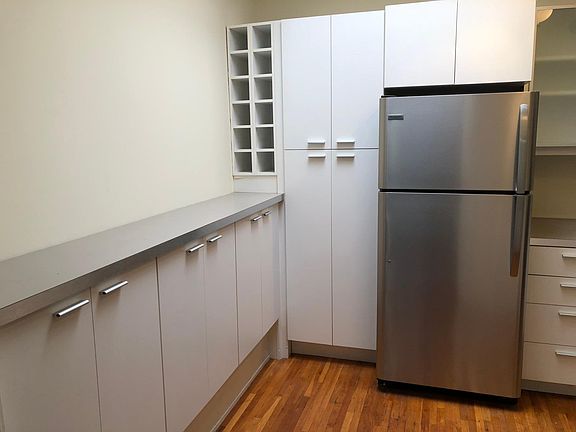 3rd image of 233 E Livingston Ave #1