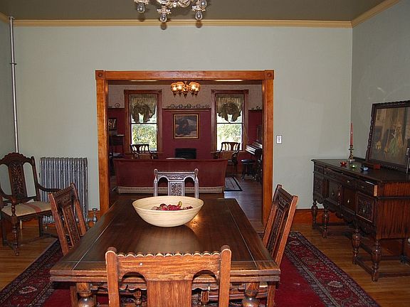 open dining/living areas