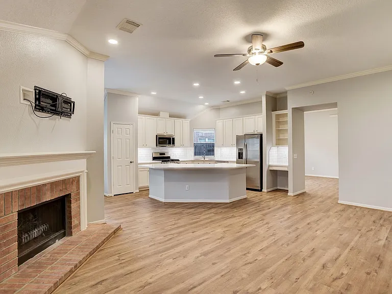9311 Cabin Creek Dr — Photo 5