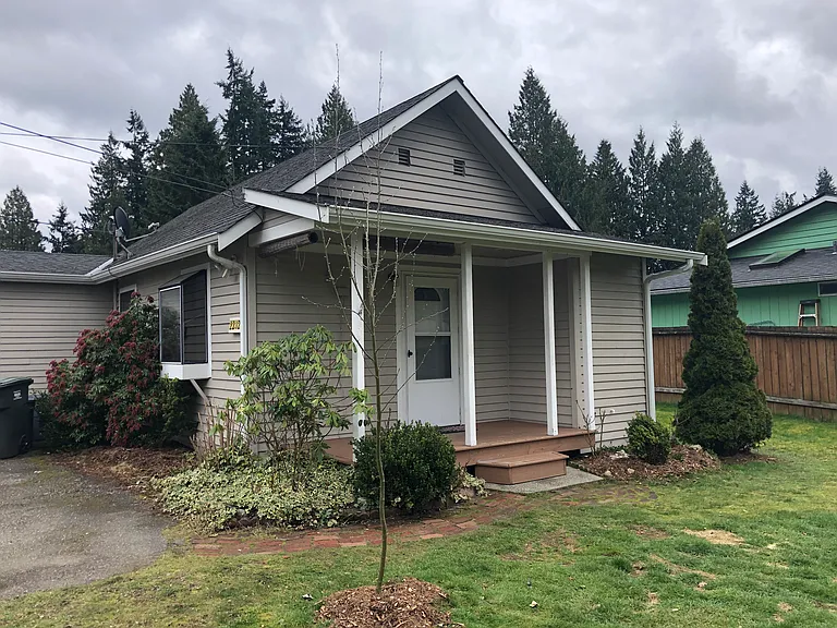 2232 74th St SE — Photo 1