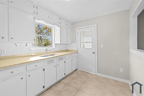 7404 Paris Ave — Photo 7