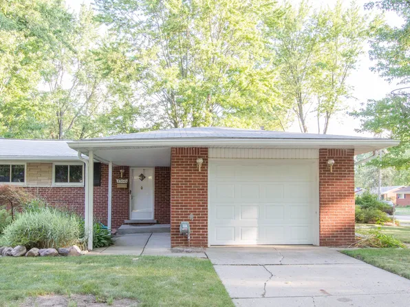 27445 Doreen Ave, Farmington Hills, MI 48336