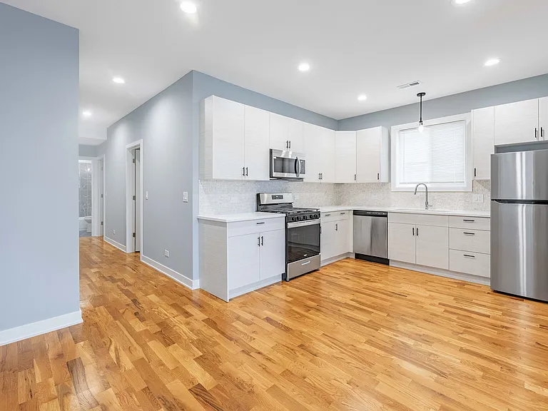 3029 W Washington Blvd #2 — Photo 4