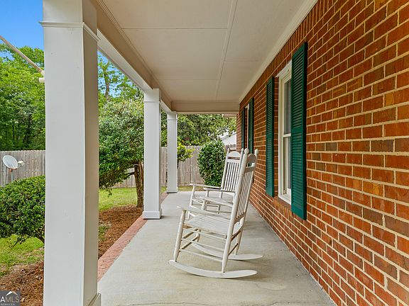 4th image of 104 Highland Rd