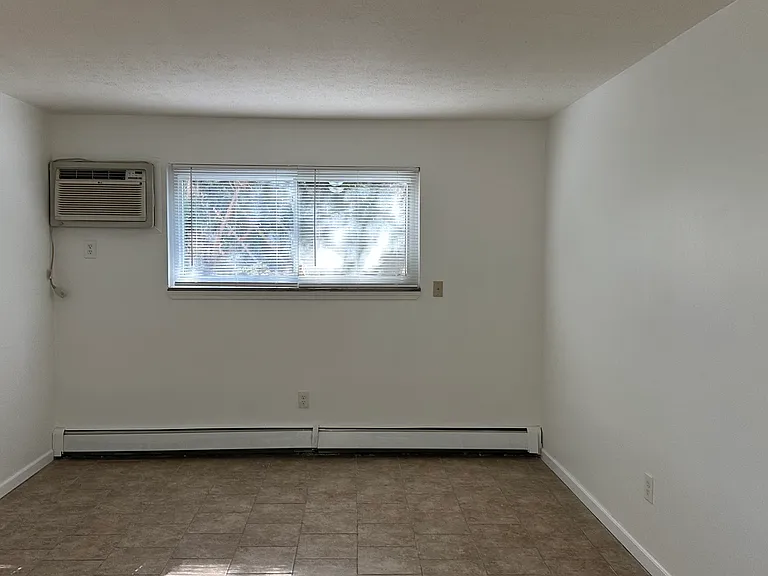 1303 Cove Ave #105 — Photo 10