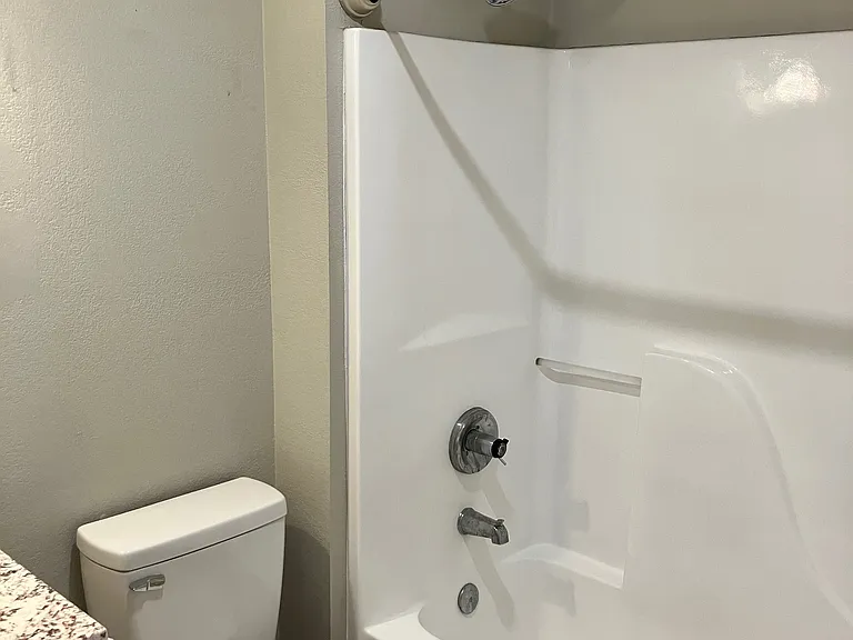 121 Walter St — Photo 13