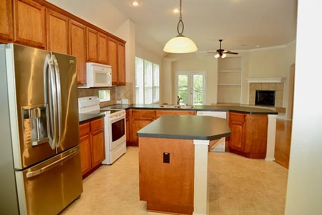 138 Chestnut Ct — Photo 9
