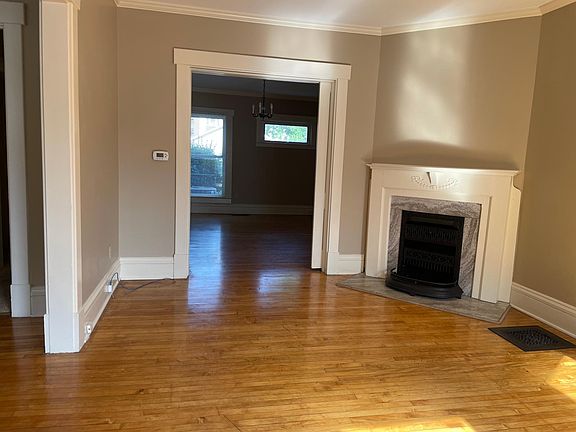 2nd image of 105 Vernon Ct