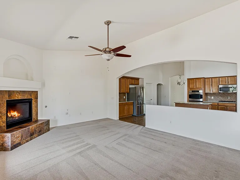 677 W Pizzicato Ln — Photo 40