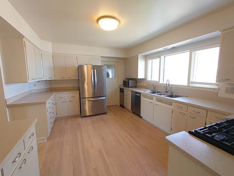 3200 E Hampshire St — Photo 22