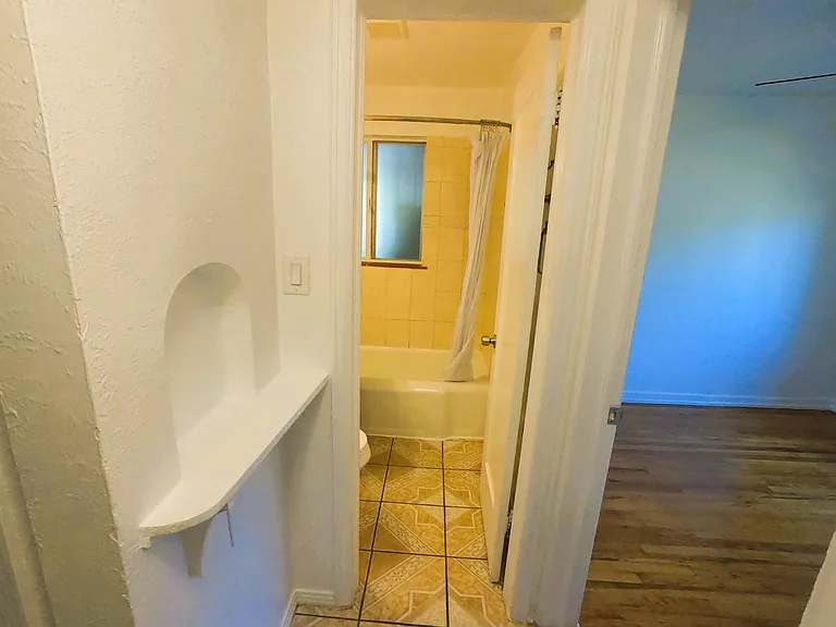 3258 N Saint Paul St — Photo 19