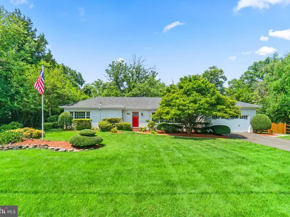 4324 Brookside Dr, Alexandria, VA 22312