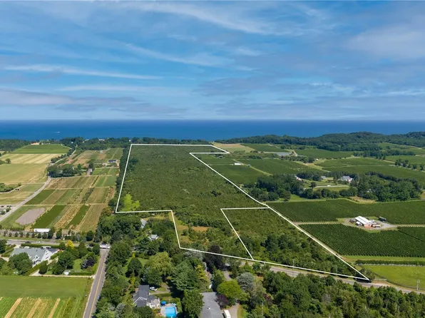 2045 Sound Ave, Mattituck, NY 11952