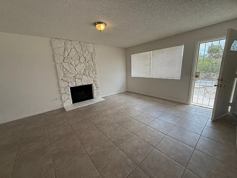 15991 N Culver Rd — Photo 13