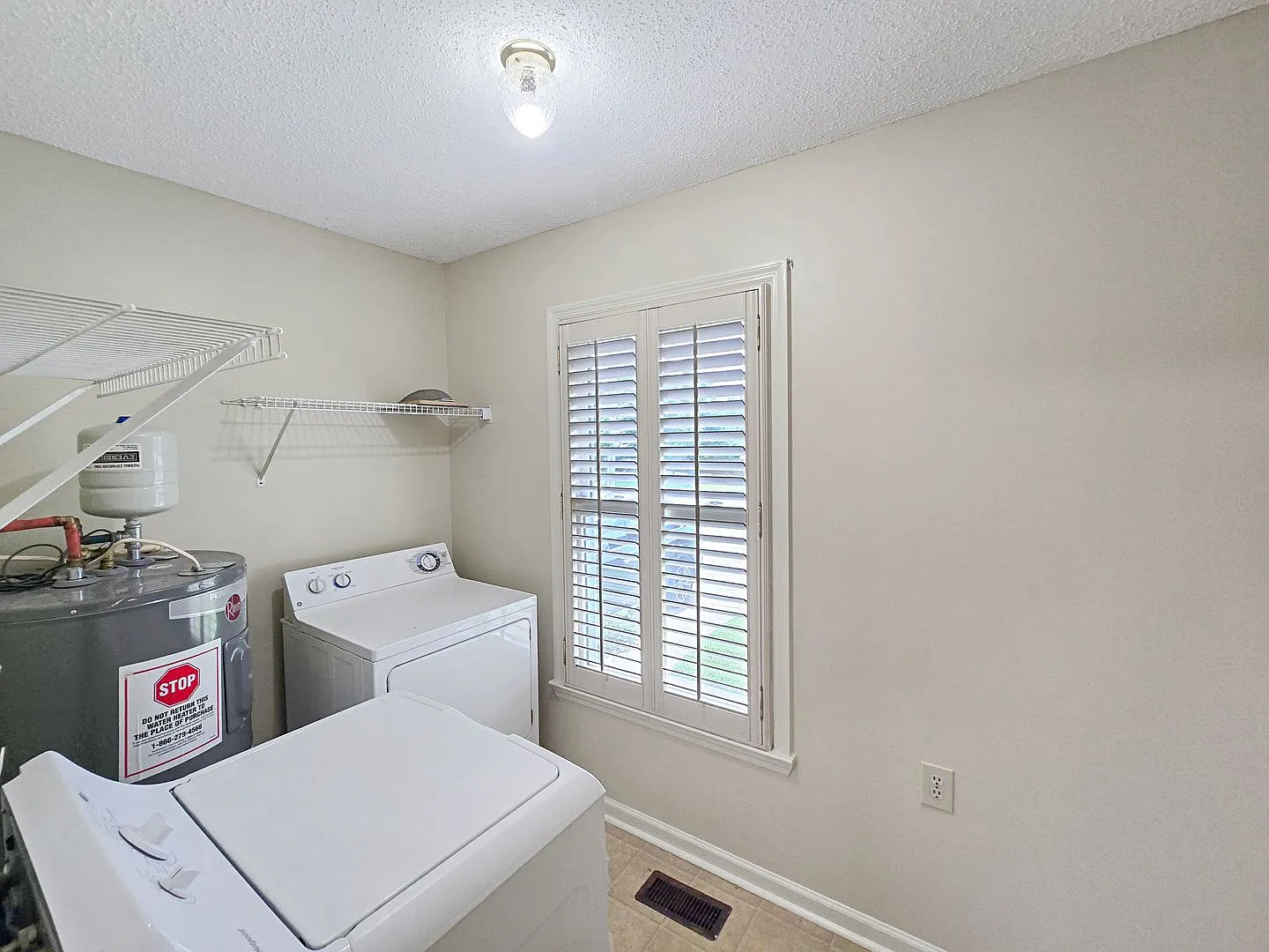 3br/ 2ba - More Pictures Coming Soon — Photo 4