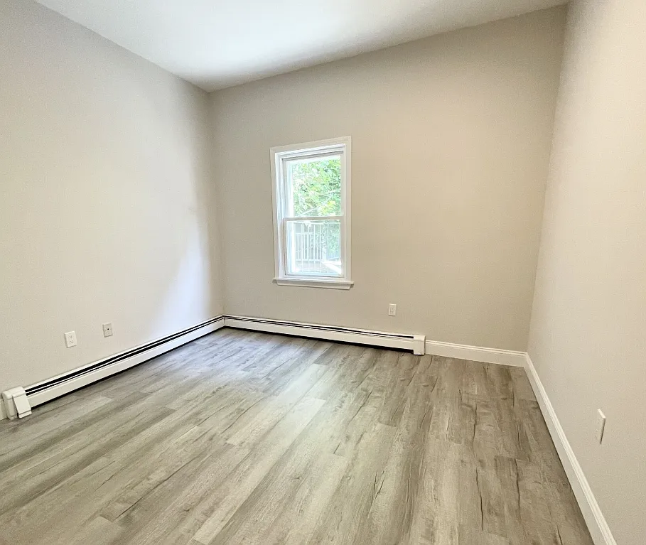 4 bed, $6,600 — Photo 3