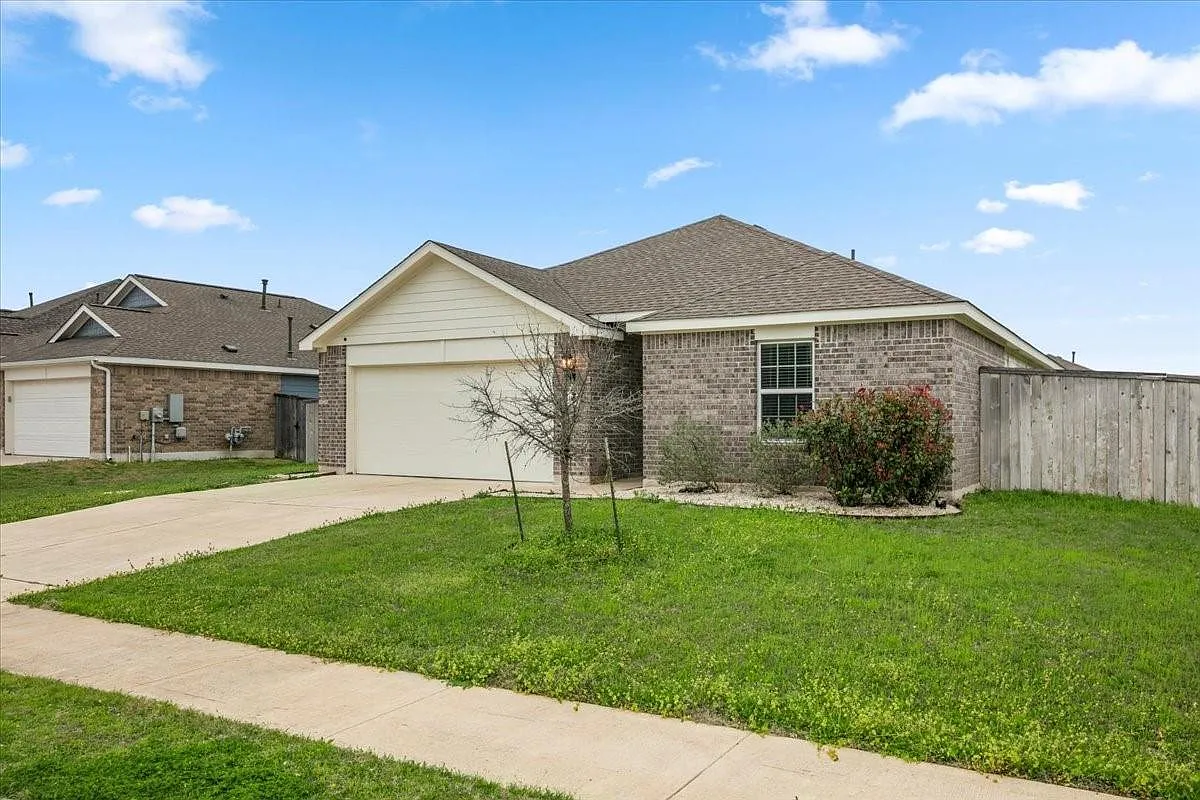3 bed, 2.0 bath, 1854 sqft, $1,995 — Photo 3