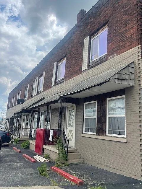 625 Freeport Rd photo 1