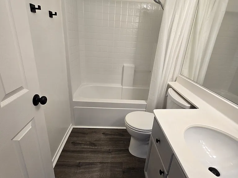 901 Acorn Ln — Photo 21