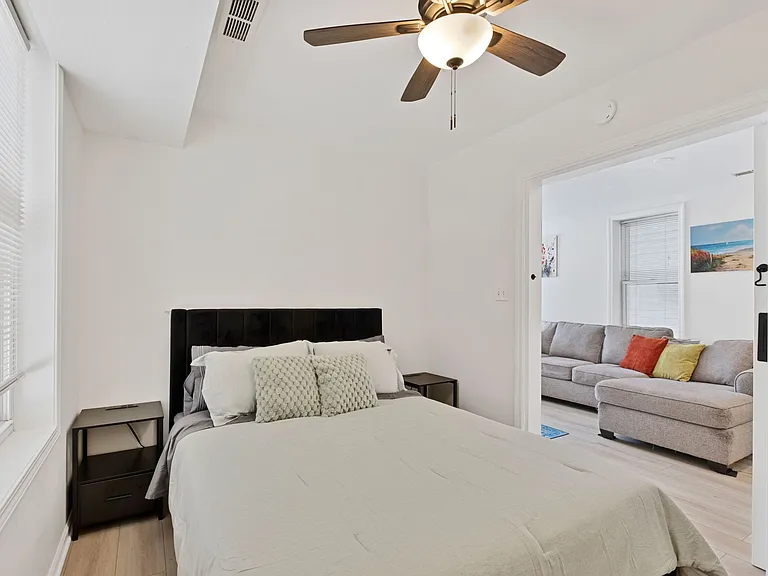 2620 W Homer St #1 — Photo 7