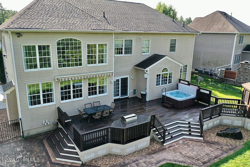 5th image of 48 Stone Crest Drive