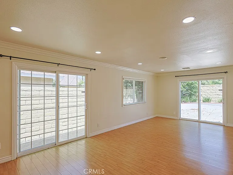 11851 Wisteria Ave — Photo 17
