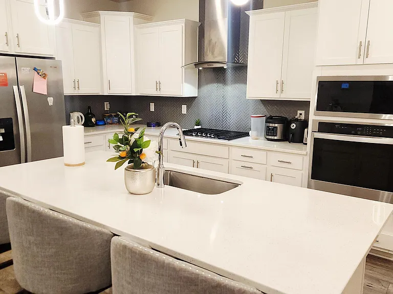422 Constellation Ln — Photo 5