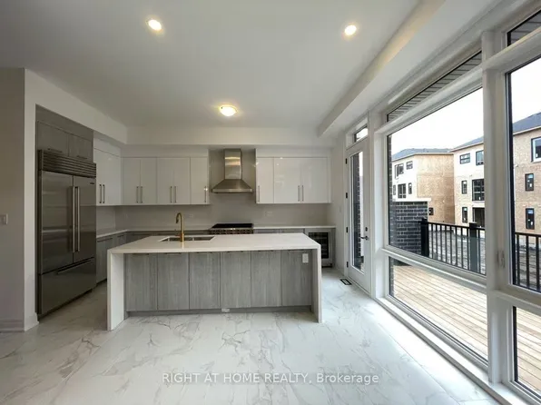30 Chiara Rose Ln, Richmond Hill, ON L4E 2X5