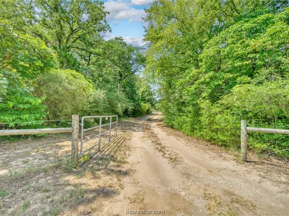 1028 County Road 282, Buffalo, TX 75831