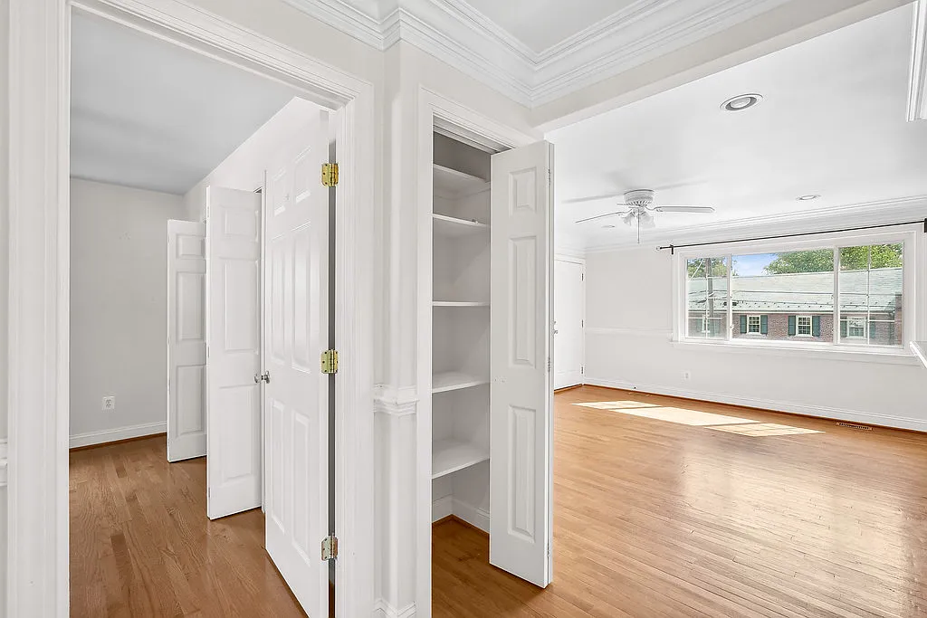 1 bed, 2048 sqft, $1,200 — Photo 3