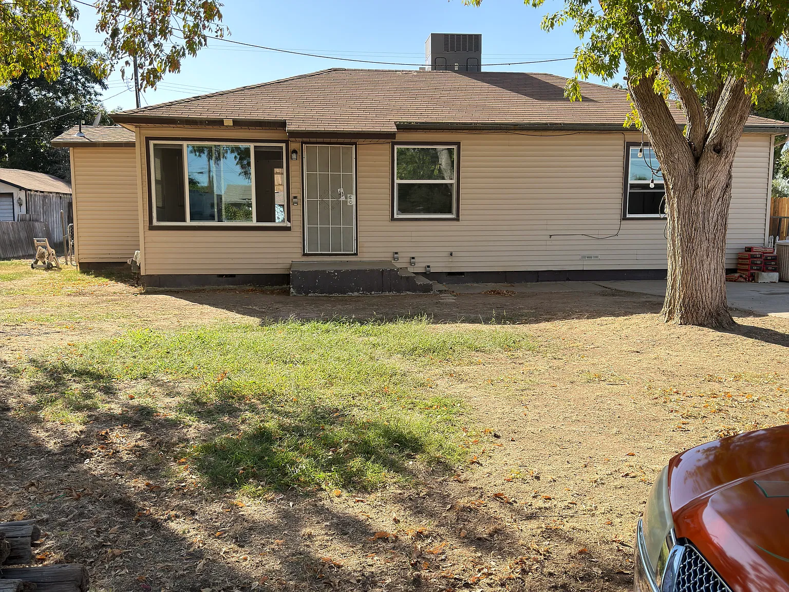 3 bed, 998 sqft, $1,850 — Photo 1
