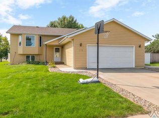 105 W Carroll St, Tea, SD 57064