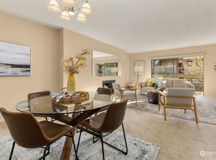 370 Grow Ave NW APT B5, Bainbridge Island, WA 98110