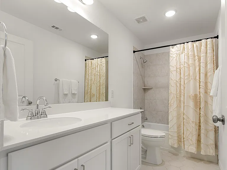1429 Ross Ave — Photo 22