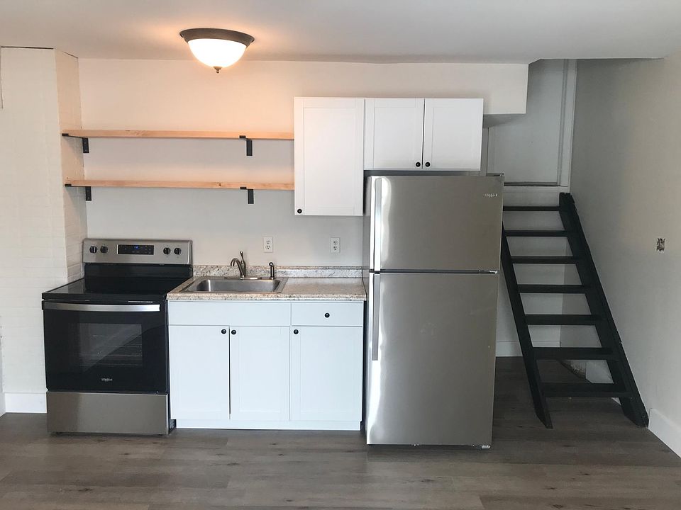 1st image of 48589 Main St #3