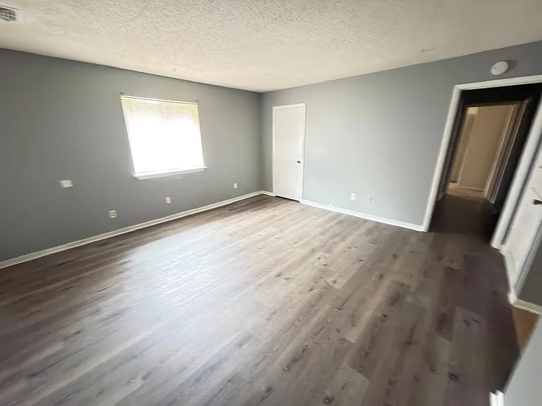 8342 Glenwoods Ter — Photo 3
