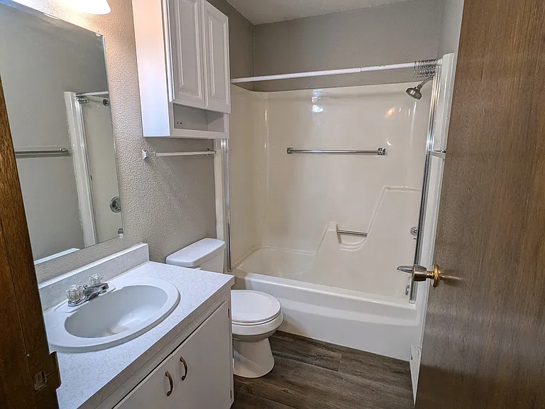 204 E 2nd St #8 — Photo 5
