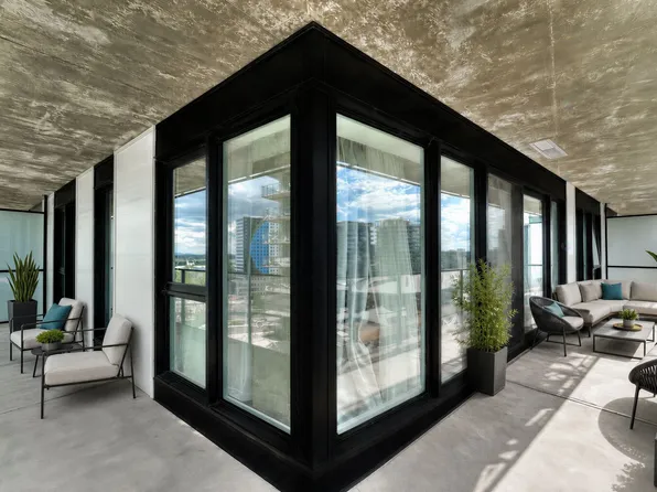 101 Rue Peel #1502, Montreal, QC H3C 0Y1