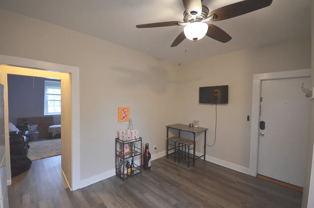 Building Photo - 405 N Washington Ave #1