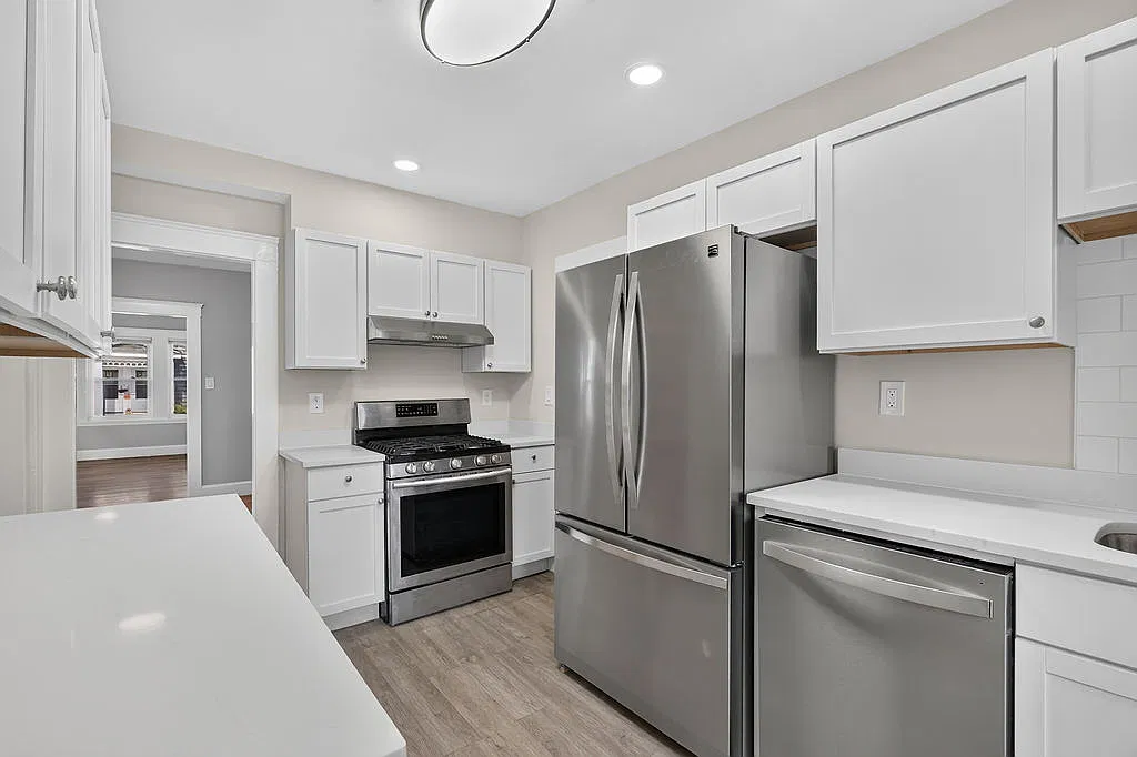 3 bed, 1632 sqft, $3,300 — Photo 3
