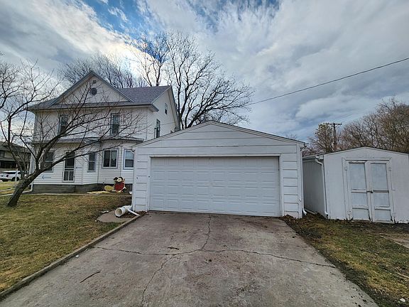 2nd image of 720 E 3rd Ave